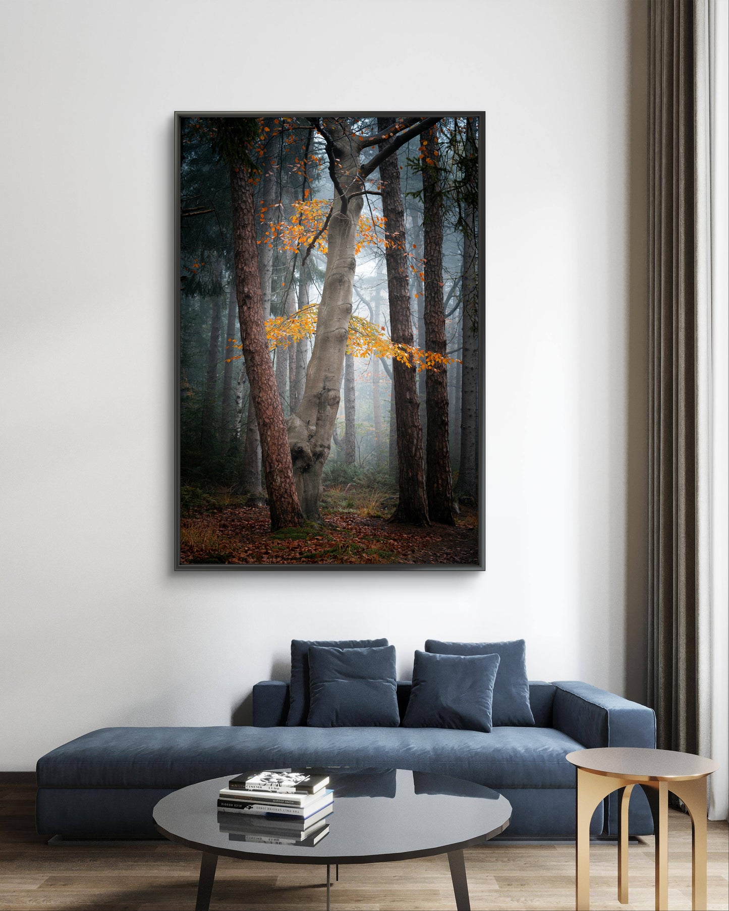 Dibond print: "De laatste kleuren in een mistig bos"