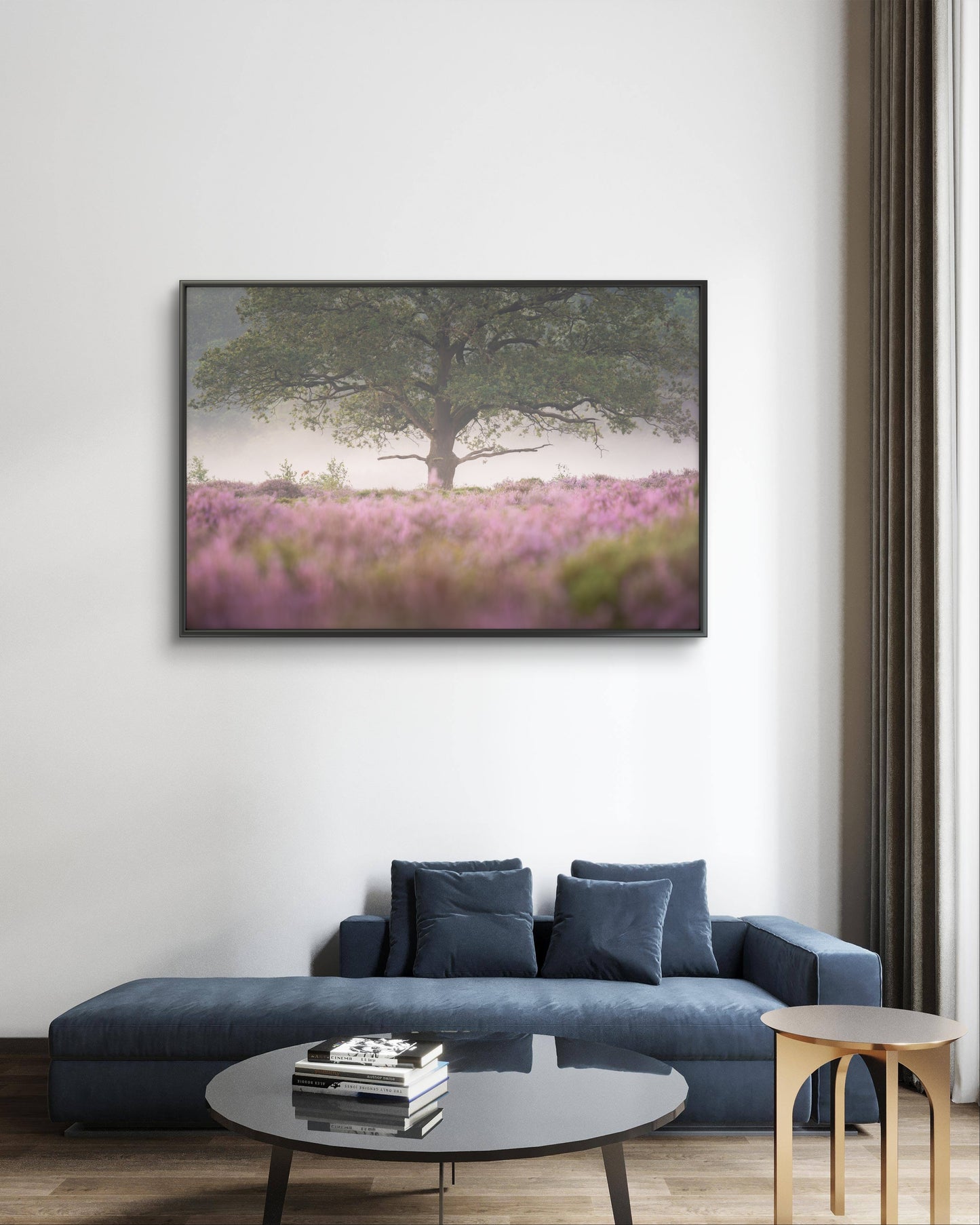 Dibond print: "Een geweldige boom op de bloeiende heide"