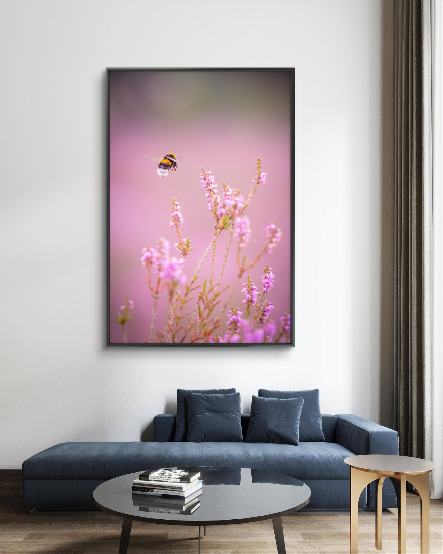 A bumblebee on the heath