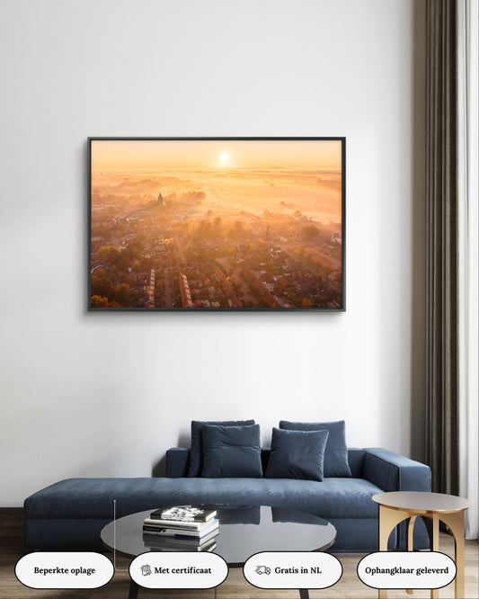 Dibond print: "Dalfsen, mistige zonsopkomst vanuit de lucht"