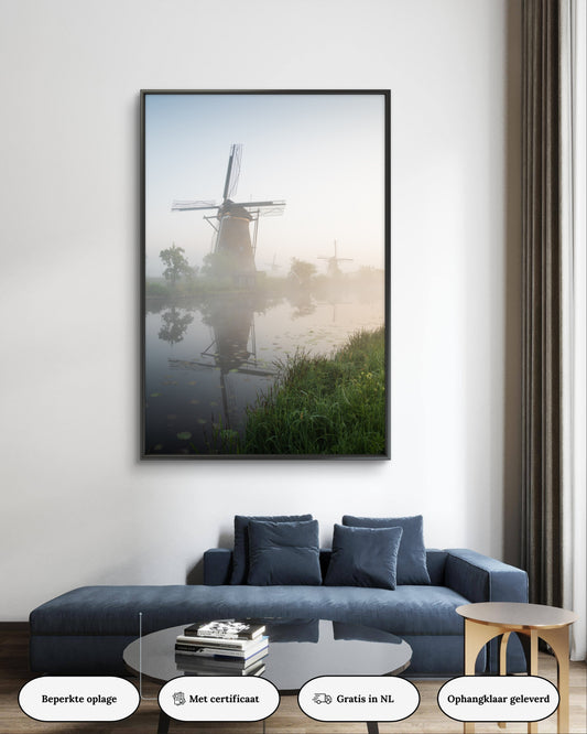 Dibond print: "Drie fantastische molens van Kinderdijk in de mist"