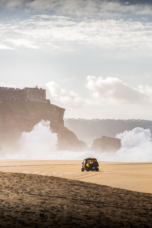 Dibond print: "De gigantische golfen in Nazaré"