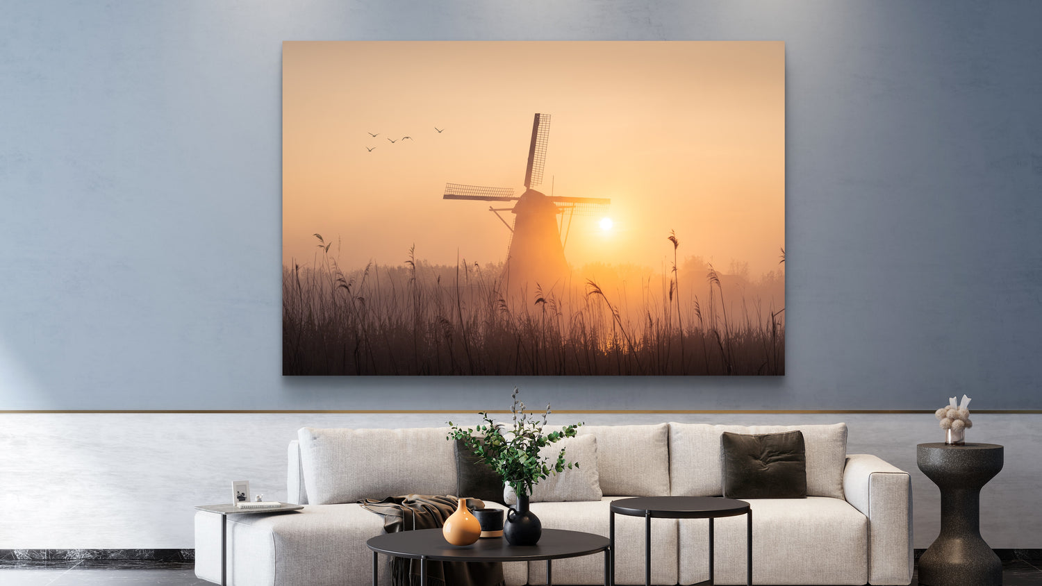 1 van de molens van Kinderdijk tijdens een adembenemde zonsopkomst 